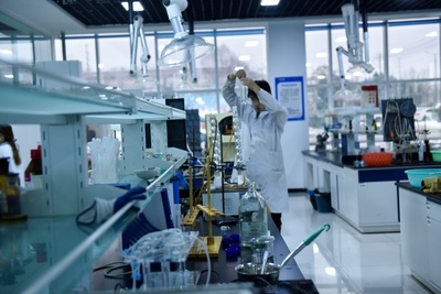 全國網(wǎng)絡媒體山西行丨振興東方,助力中醫(yī)藥走向國際